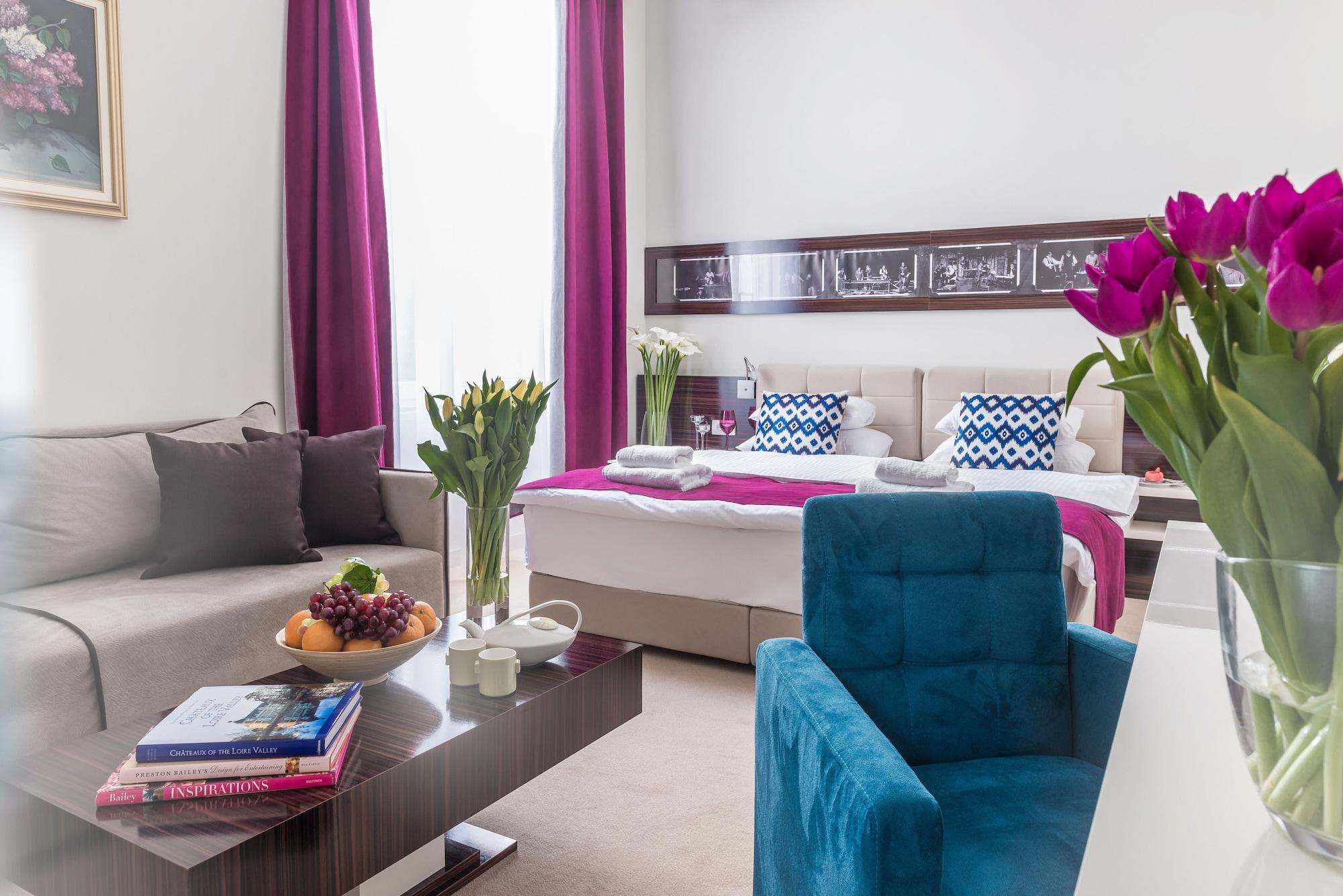 Hotel Theater Belgrade Garni Екстер'єр фото
