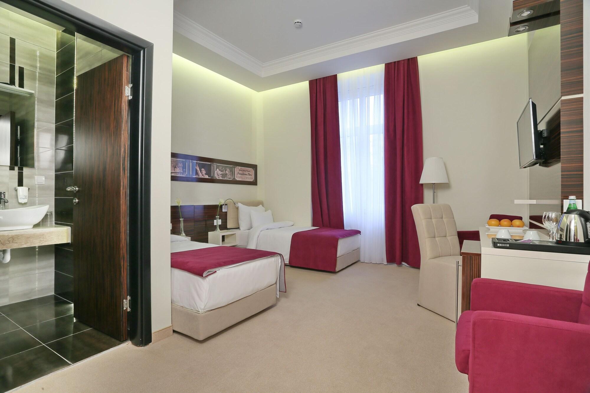 Hotel Theater Belgrade Garni Екстер'єр фото