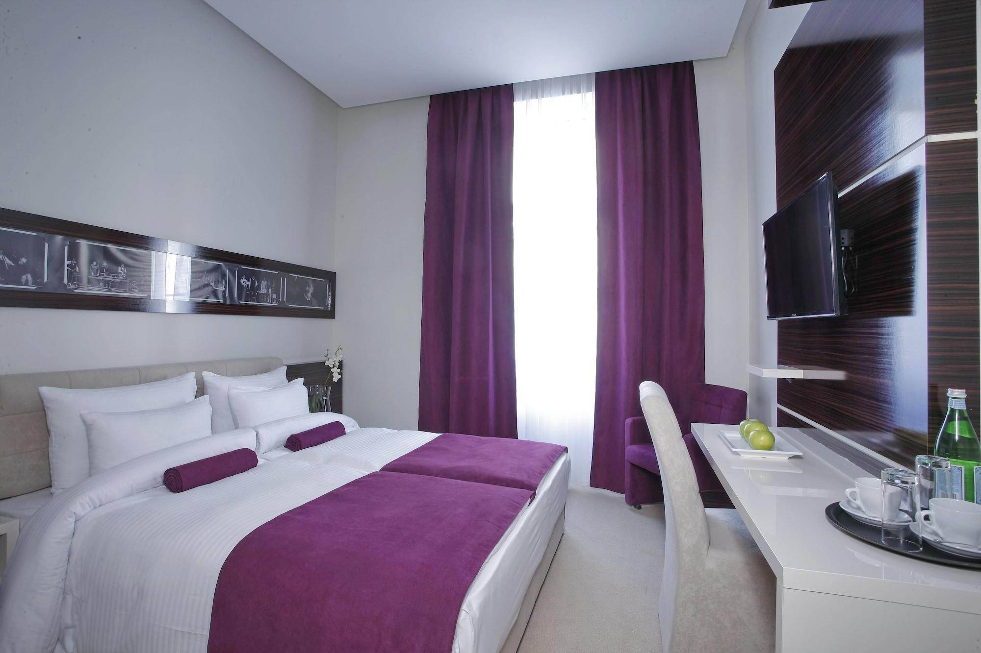 Hotel Theater Belgrade Garni Екстер'єр фото