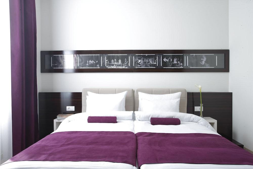 Hotel Theater Belgrade Garni Екстер'єр фото