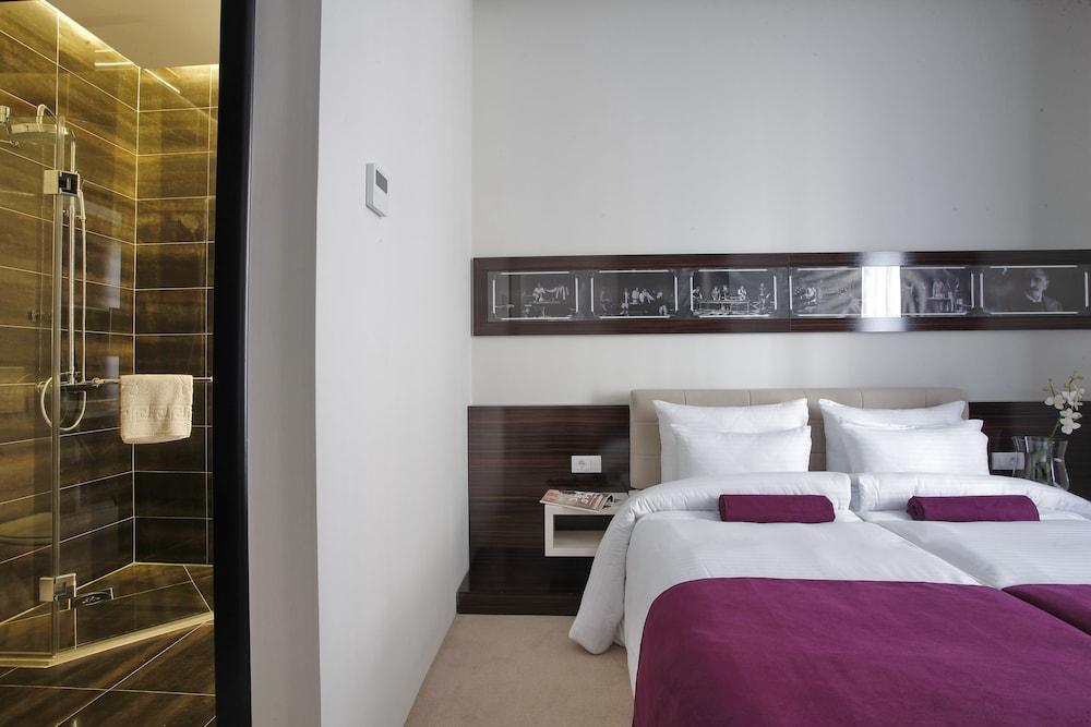 Hotel Theater Belgrade Garni Екстер'єр фото