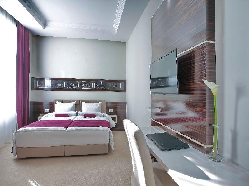 Hotel Theater Belgrade Garni Екстер'єр фото