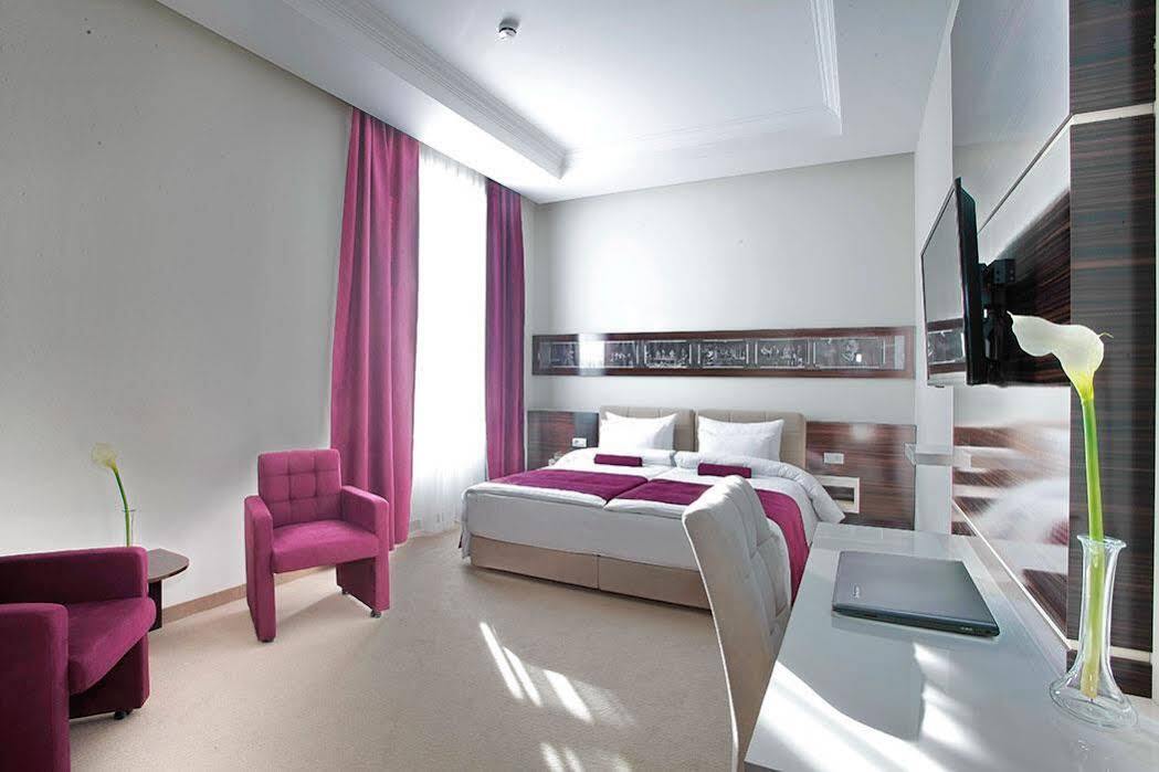 Hotel Theater Belgrade Garni Екстер'єр фото